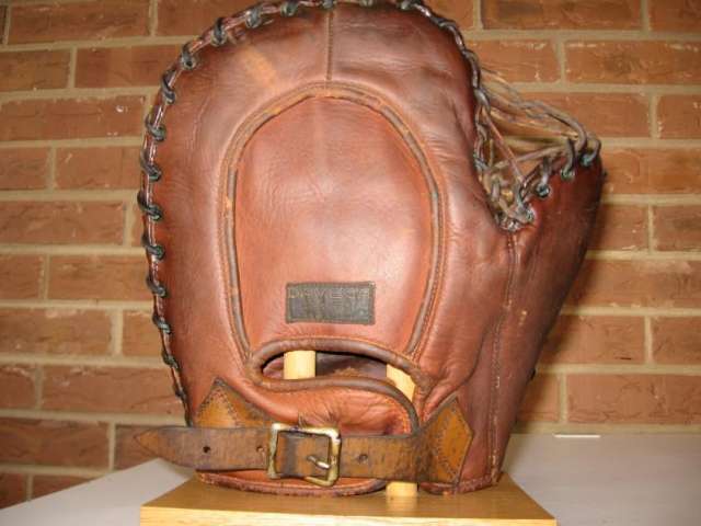 Zeke Bonura Davega DB60 Back